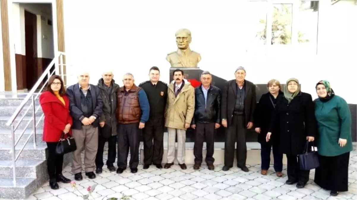 Şehit Ailelerinden Anlamlı Ziyaret