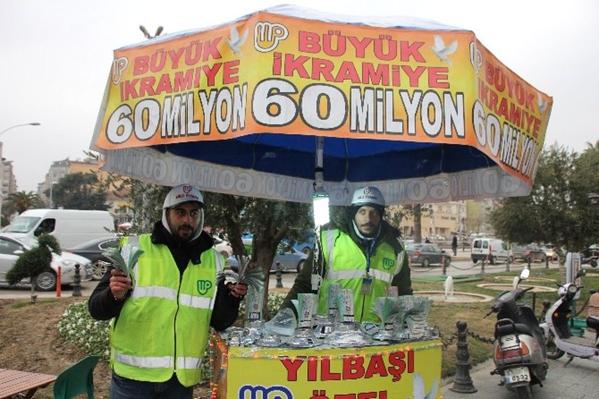 Yılbaşı Önce Yoğun Mesaide Çalışıyorlar
