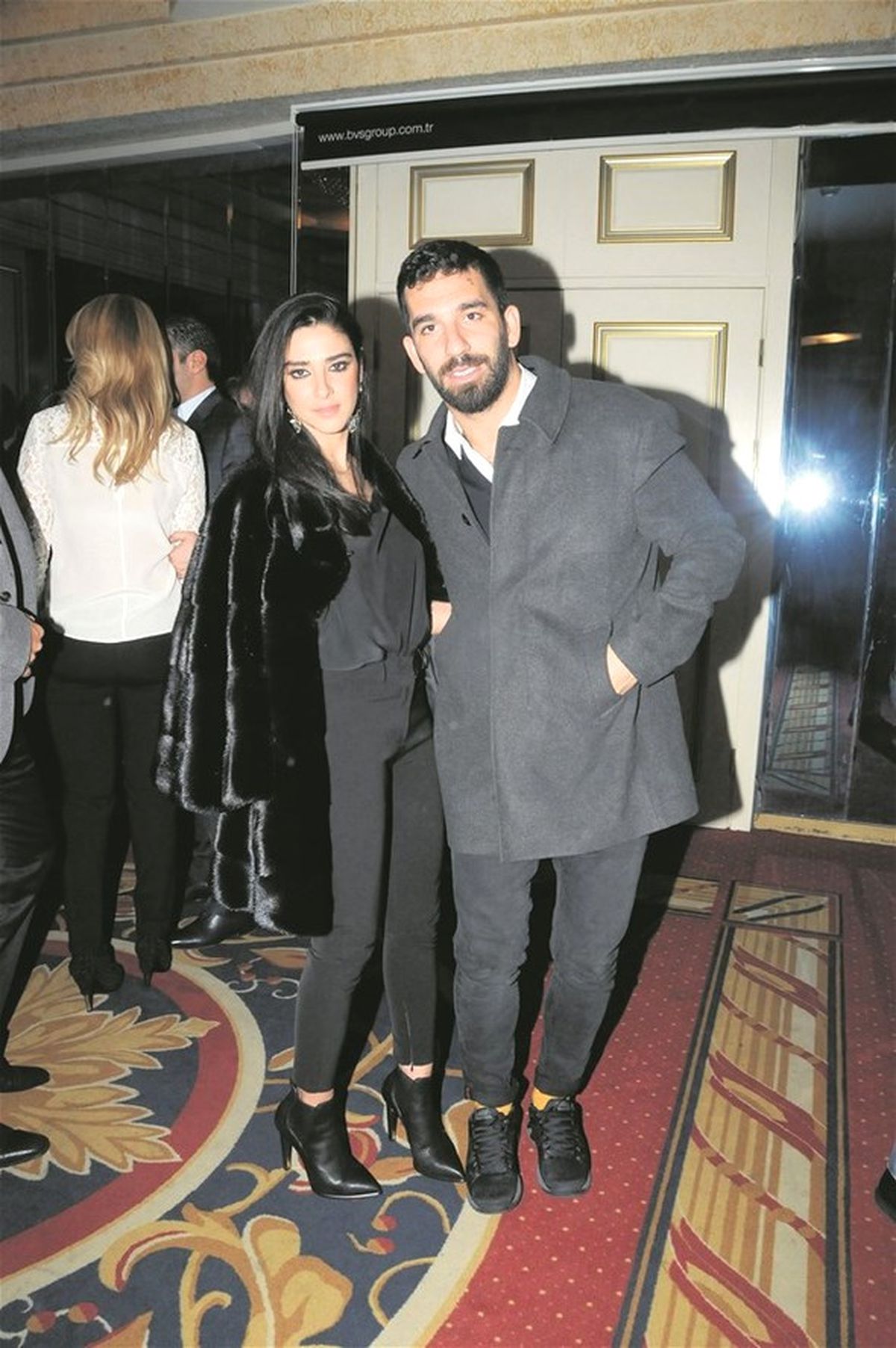 Aslıhan Doğan'dan Manidar Paylaşım: Efsaneler Kavuşamamakla Biter