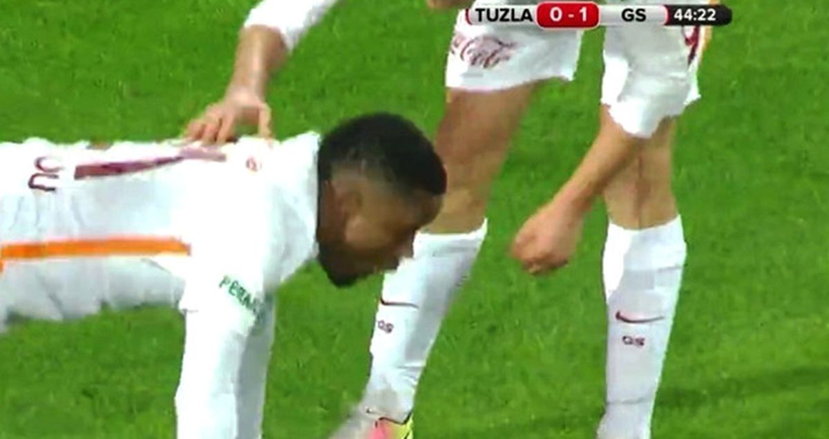 Galatasaray, 2 Futbolcusu Kırmızı Kart Gördüğü İçin PFDK'ya Sevk Edildi