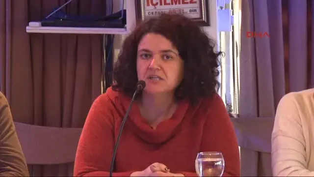 Gözaltındaki Gazeteci Meslektaşlarının Serbest Bırakılmasını Talep Ettiler Gözaltındaki Gazeteci Meslektaşlarının Serbest Bırakılmasını Talep Ettiler