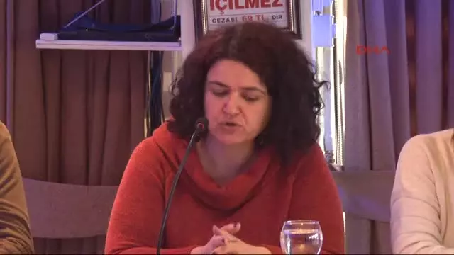 Gözaltındaki Gazeteci Meslektaşlarının Serbest Bırakılmasını Talep Ettiler Gözaltındaki Gazeteci Meslektaşlarının Serbest Bırakılmasını Talep Ettiler