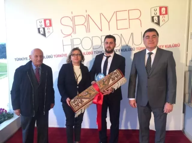 İzmir'de Atlar Milas İçin Koştu İzmir'de Atlar Milas İçin Koştu