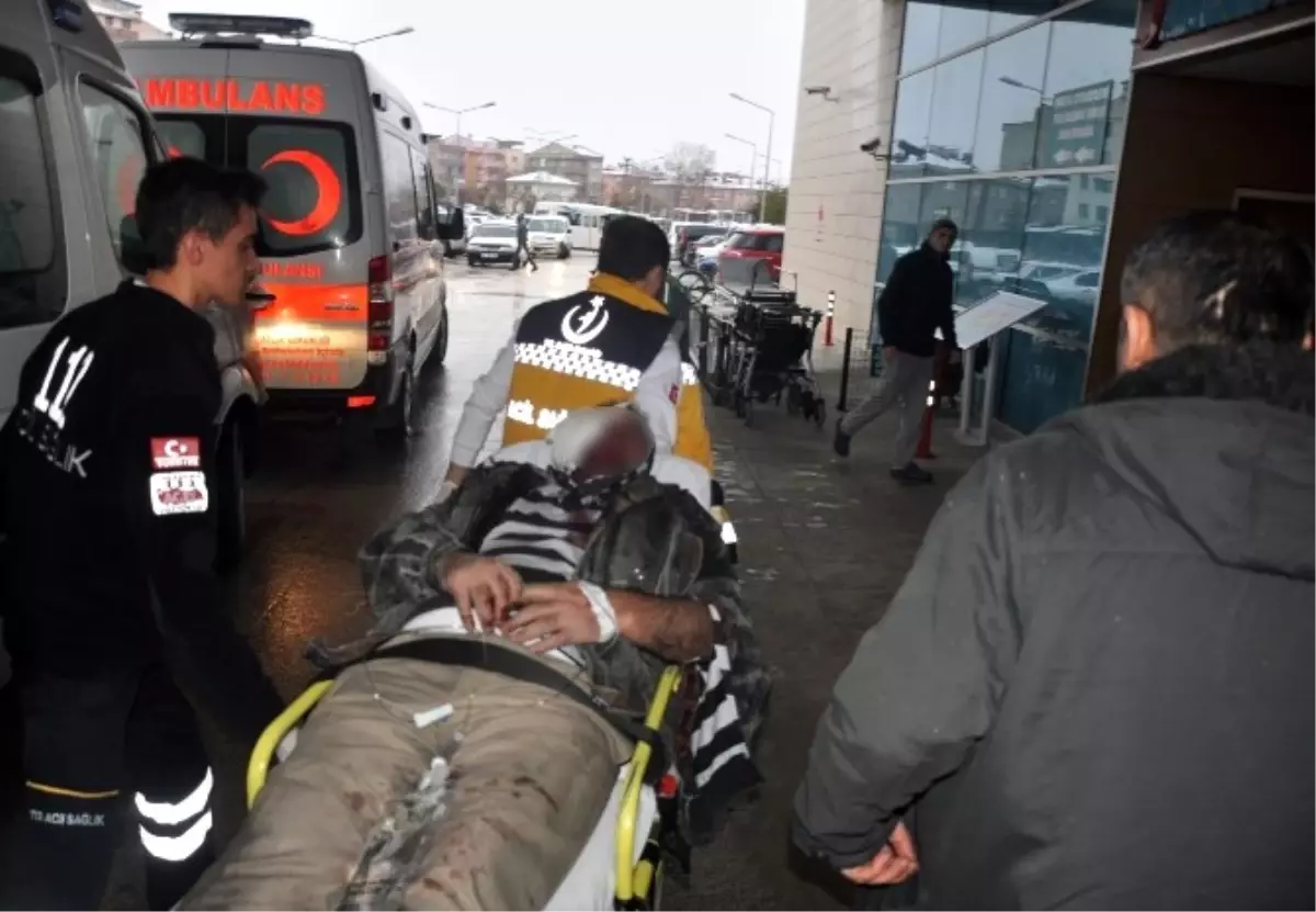 Kafası Banda Sıkışan İşçi Ağır Yaralandı