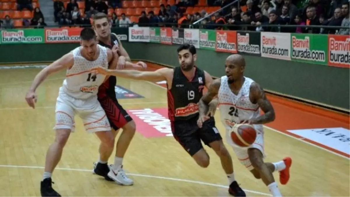 Banvit-Muratbey Uşak: 82-72