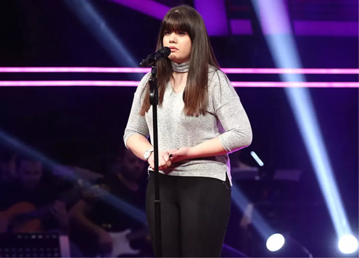 Esra Nur Köle 'Yüksek Minarede Kandiller Yanar'