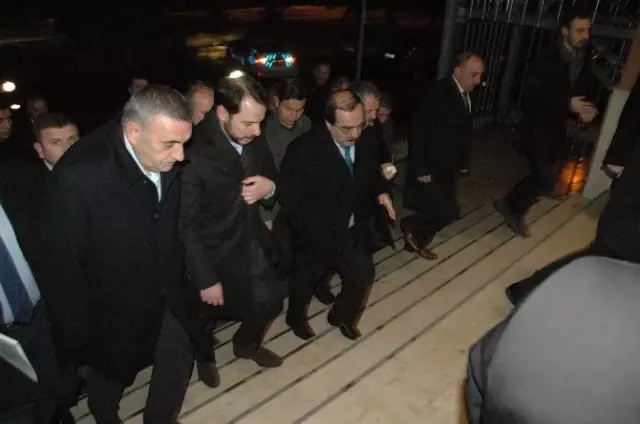 Bakan Albayrak Sakarya'da İncelemelerde Bulundu Bakan Albayrak Sakarya'da İncelemelerde Bulundu