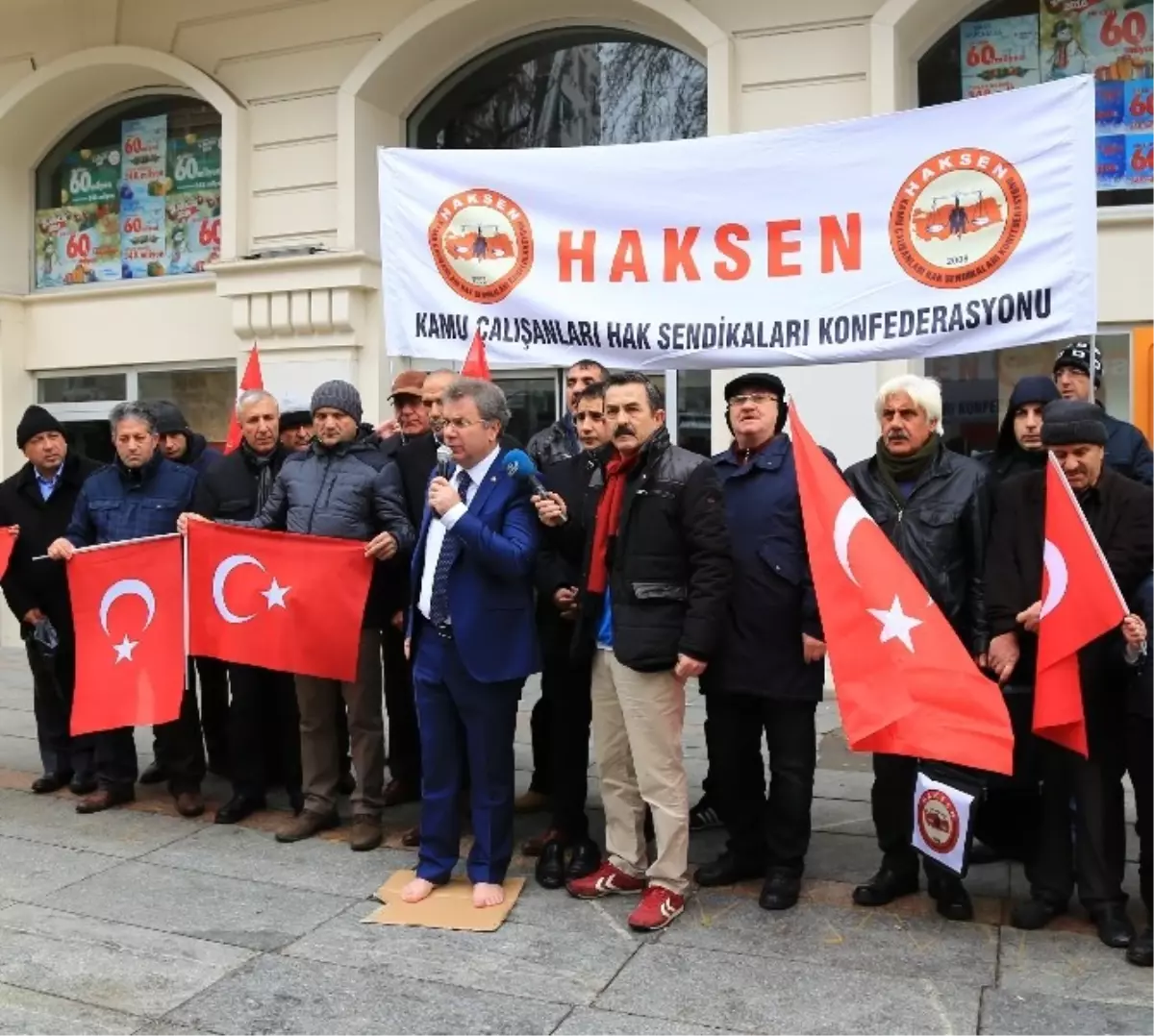 Başkent'te Çıplak Ayakla 2017'nin İlk Eylemi
