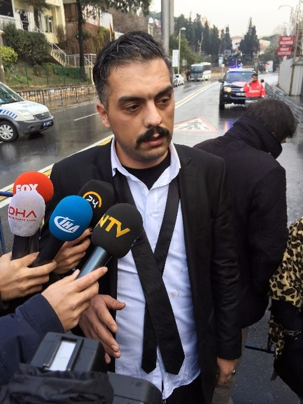 Güvenlik Görevlisi, Saldırganın Üzerinde Noel Baba Kıyafeti Görmediğini Söyledi