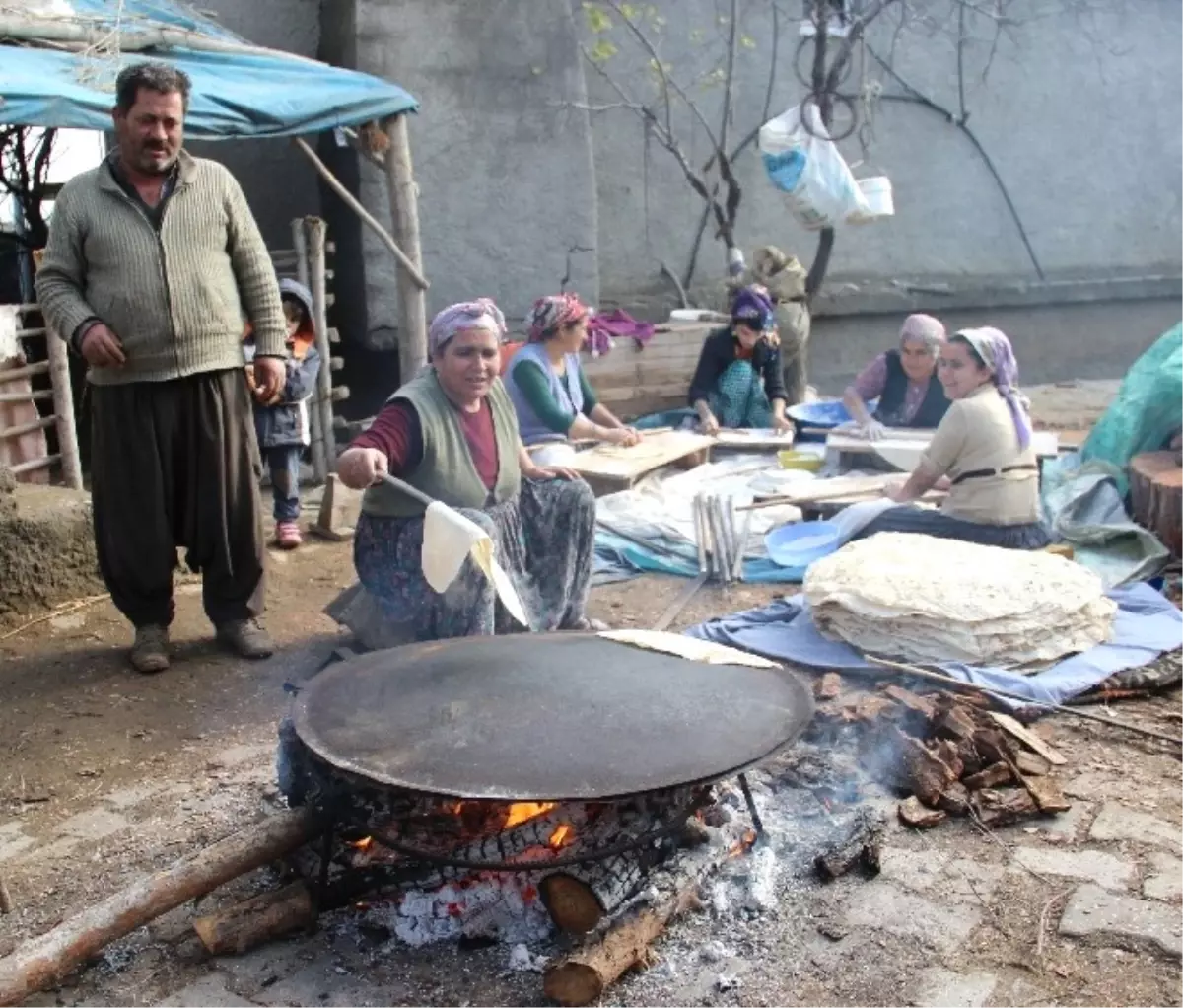 Kalabalık Aileler Çareyi Yufka Ekmekte Buluyor