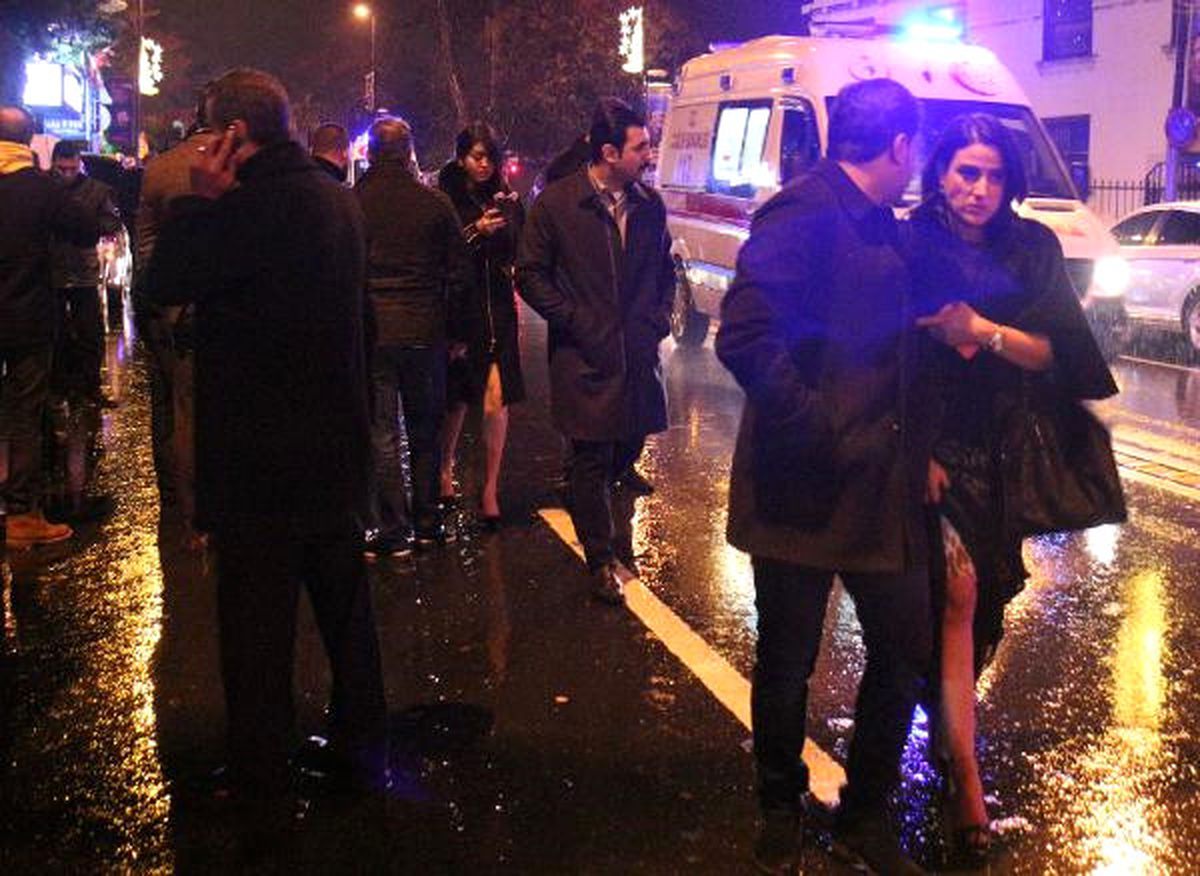 Saldırıdan Kurtulan Futbolcu: Kız Arkadaşımı Sırtıma Alıp Koştum