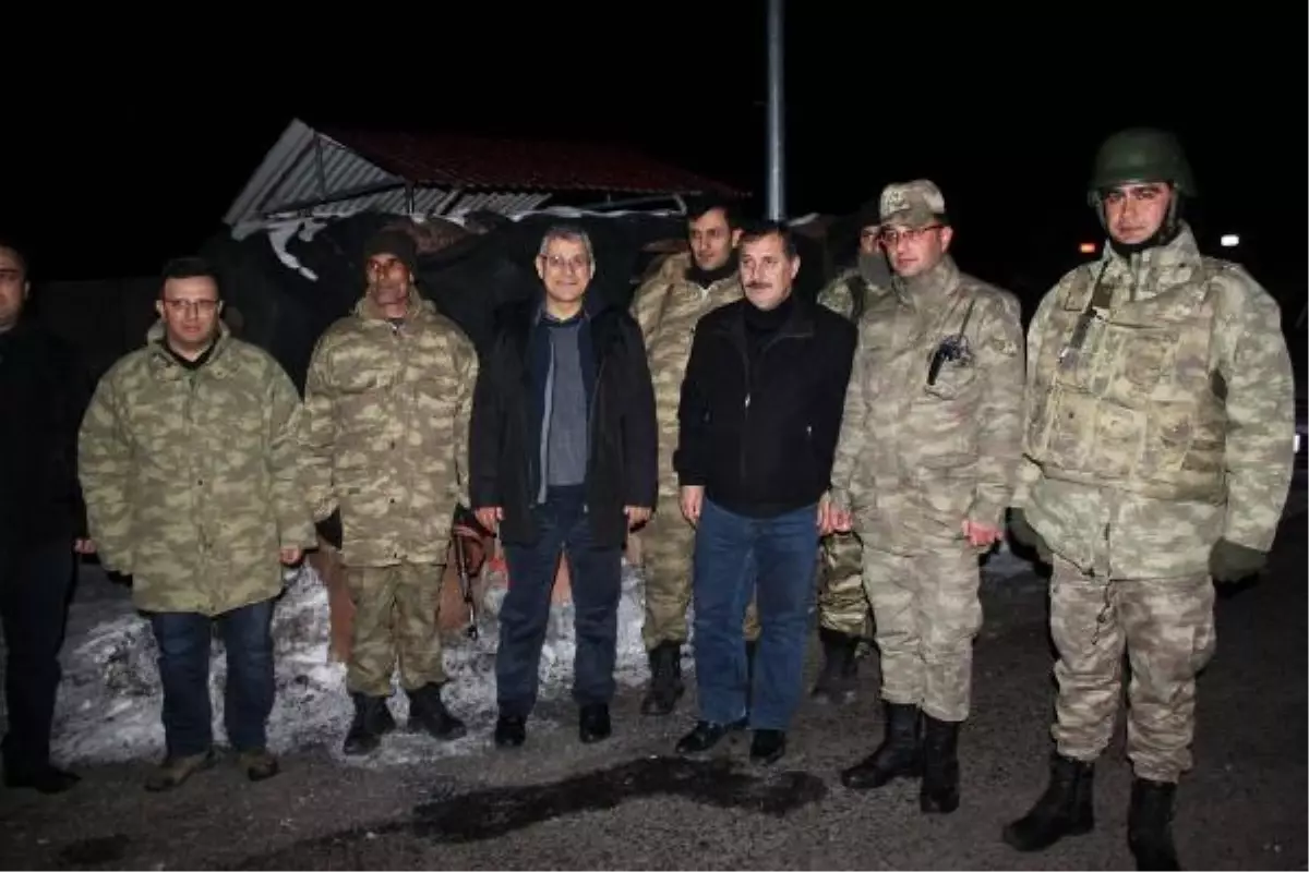 Vali Alpman Yeni Yıla Polis, Asker ve Korucuları Ziyaret Ederek Girdi