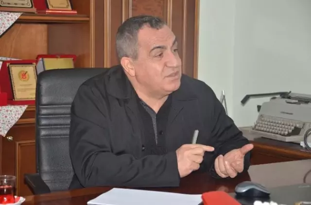 AK Parti Muş Milletvekili Şimşek'e, Kardeşlik Platformu'ndan Plaket AK Parti Muş Milletvekili Şimşek'e, Kardeşlik Platformu'ndan Plaket