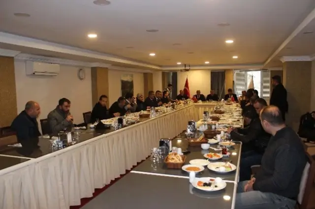 Ak Partili Şimşek, 2016 Yılını Değerlendirdi Ak Partili Şimşek, 2016 Yılını Değerlendirdi
