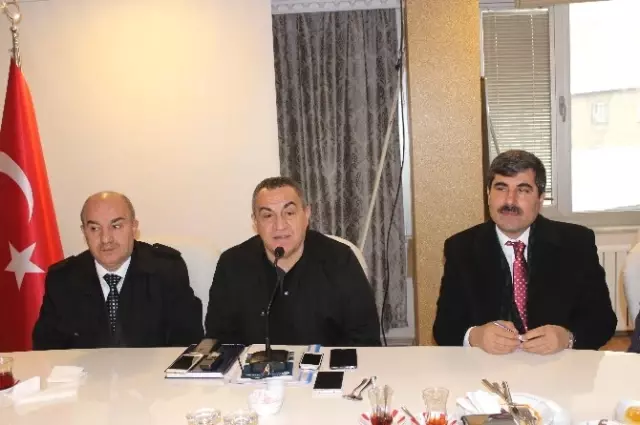 Ak Partili Şimşek, 2016 Yılını Değerlendirdi Ak Partili Şimşek, 2016 Yılını Değerlendirdi