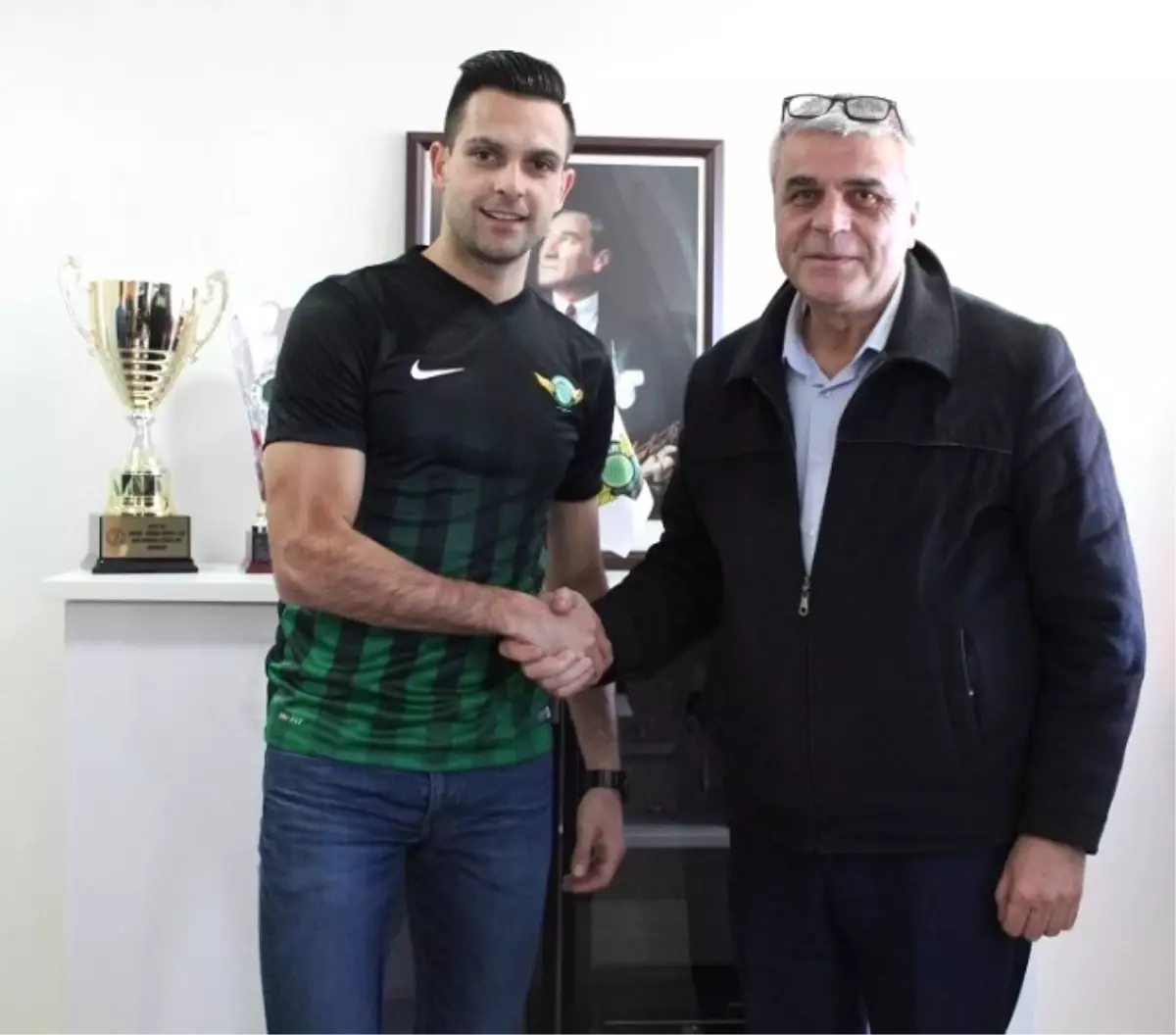 Akhisar Belediyespor Stoperi Çin'den Buldu