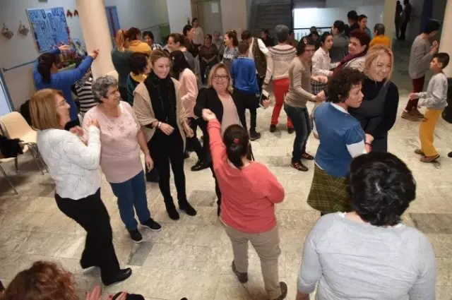 Milas'ta Özel Bireylere Yılbaşı Sürpriz Milas'ta Özel Bireylere Yılbaşı Sürpriz