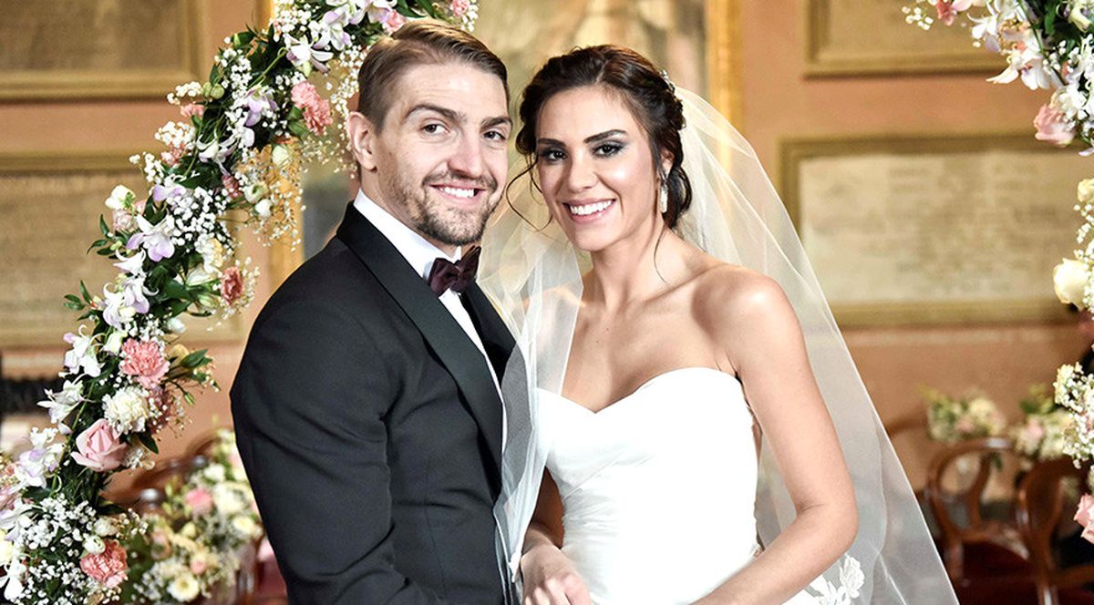 Caner Erkin ile Evlenen Şükran Ovalı Kimdir?