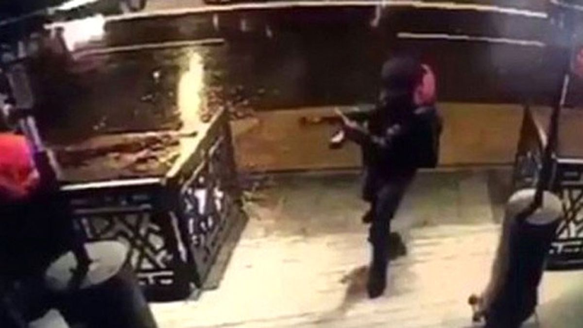 Reina'ya Saldıran Terörist Şok Bombası Kullanmış