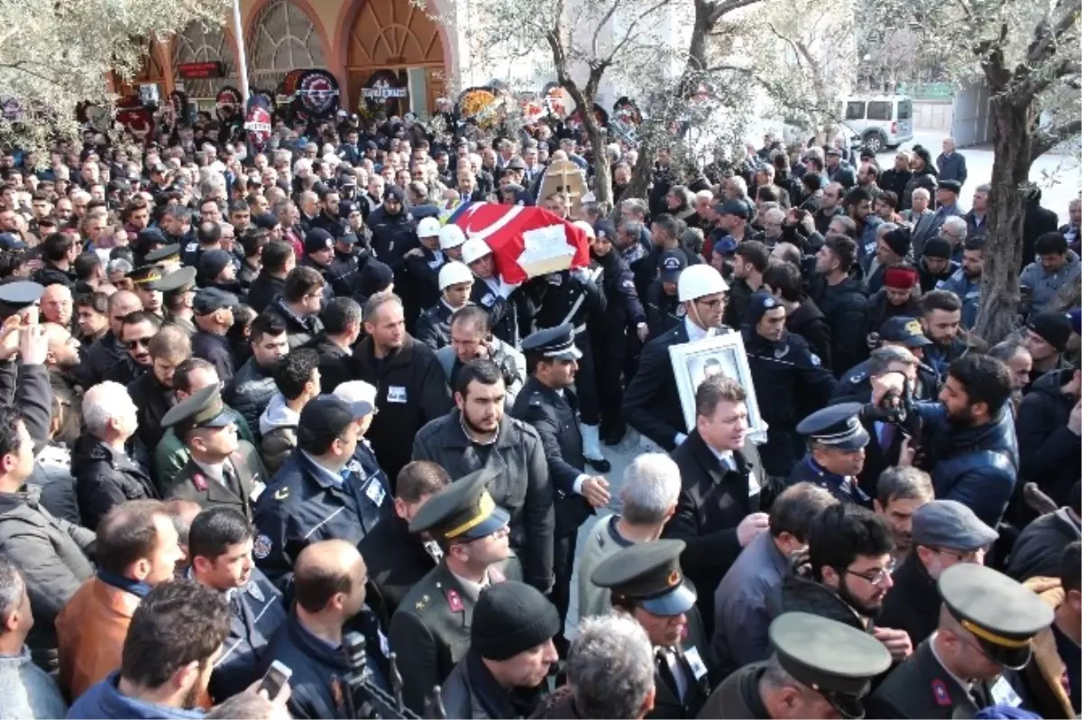 Şehit Polisler Son Yolculuğuna Uğurlandı