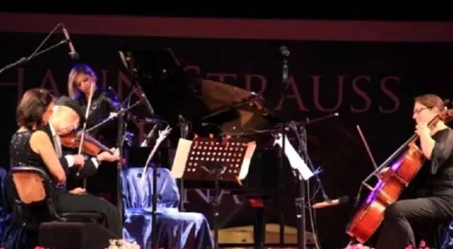 Johann Strauss Orkestrası Konser Verdi