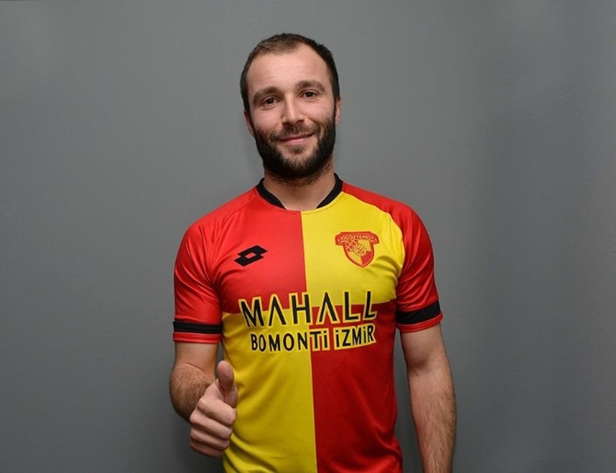 Murat Akın Göztepe'ye İmzayı Attı
