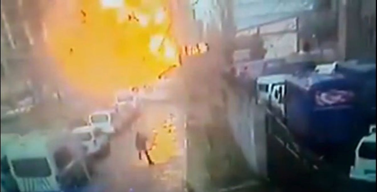 İzmir'deki Patlama Anı Güvenlik Kamerasında