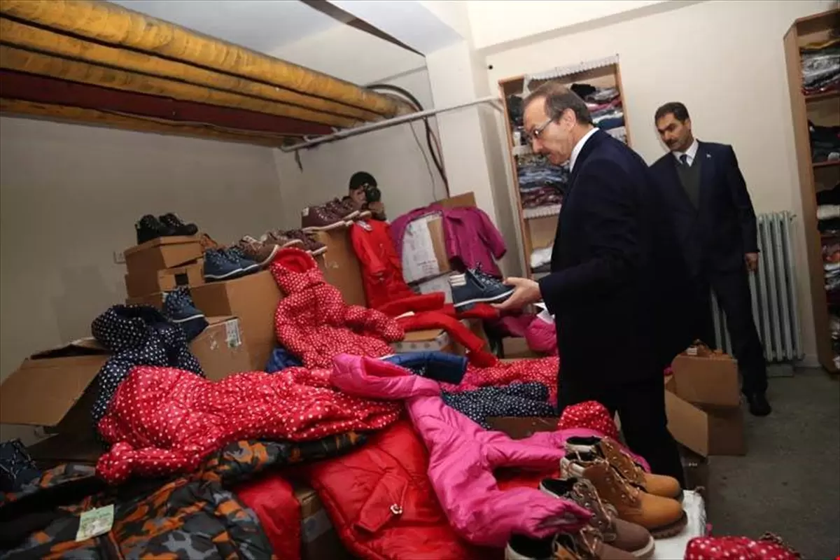 Valilikten İhtiyaç Sahibi Vatandaşlara Yardım