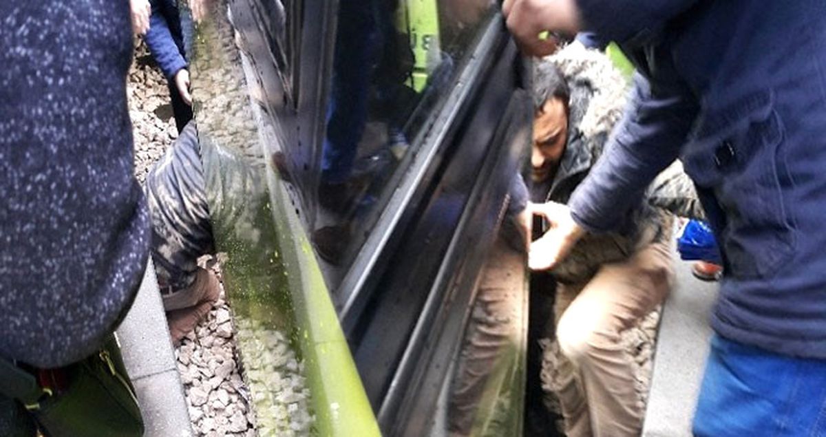 Bursa'da Metro Hattına Düşen Bir Kişi Ölümden Döndü