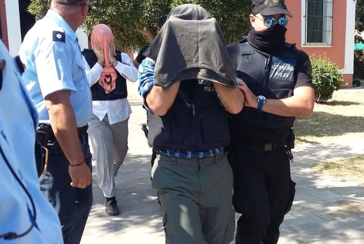 Yunan Avukat ve Sanatçılardan Darbeci Askerlerin İadesine Protesto
