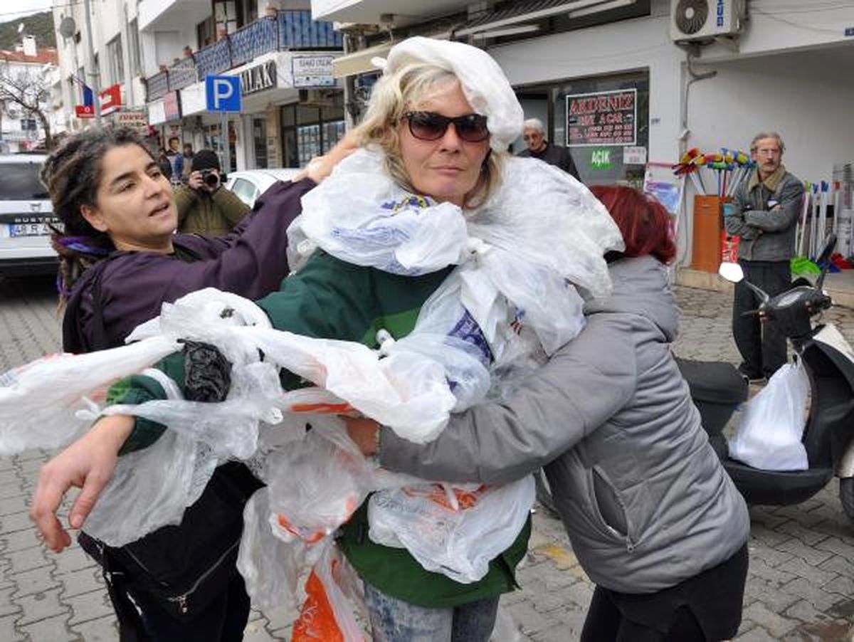 Datça'da 'Yetti Gari Plastik Poşet' Yürüyüşü