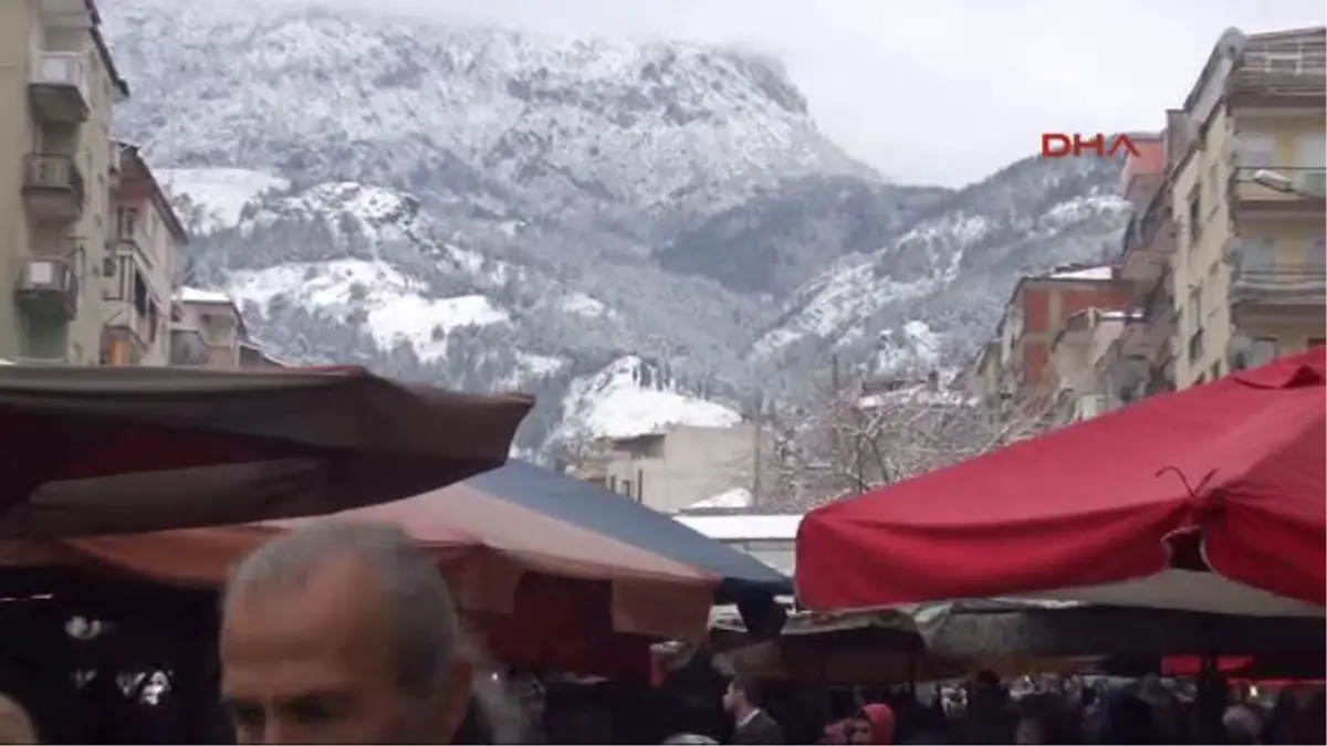 Manisa'da Pazarcıların Soğuk Hava Çilesi