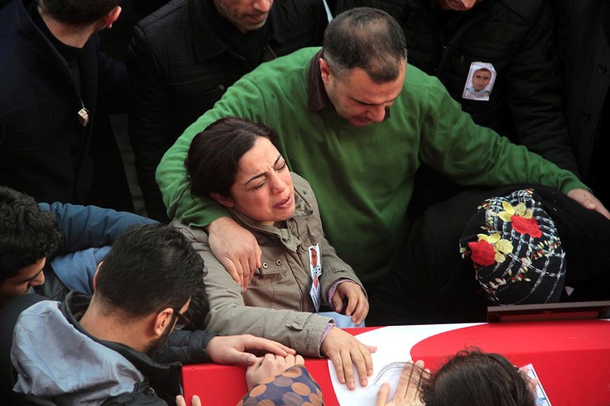 Şehit Polis Sekin'in Kız Kardeşi: Siz Geberdiniz Ağabeyim Şehit Oldu