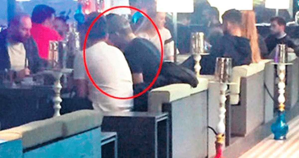 Daha Önce Nargileden Bayılan Caner Erkin, Yine Nargile İçerken Yakalandı