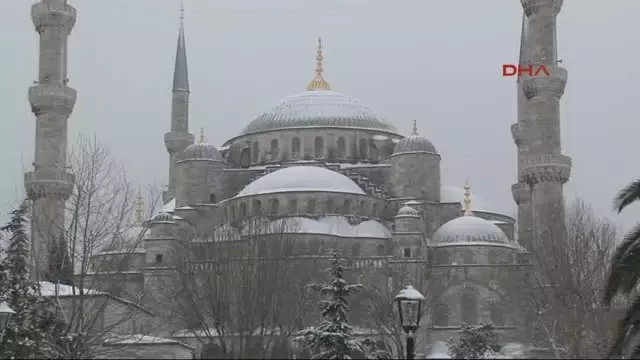 Istanbul'dan Kartpostallık Kar Manzaraları