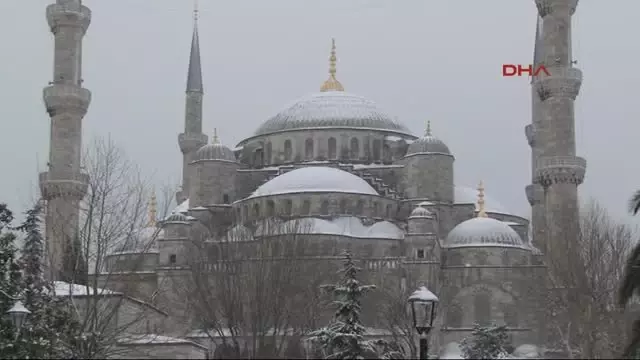 Istanbul'dan Kartpostallık Kar Manzaraları