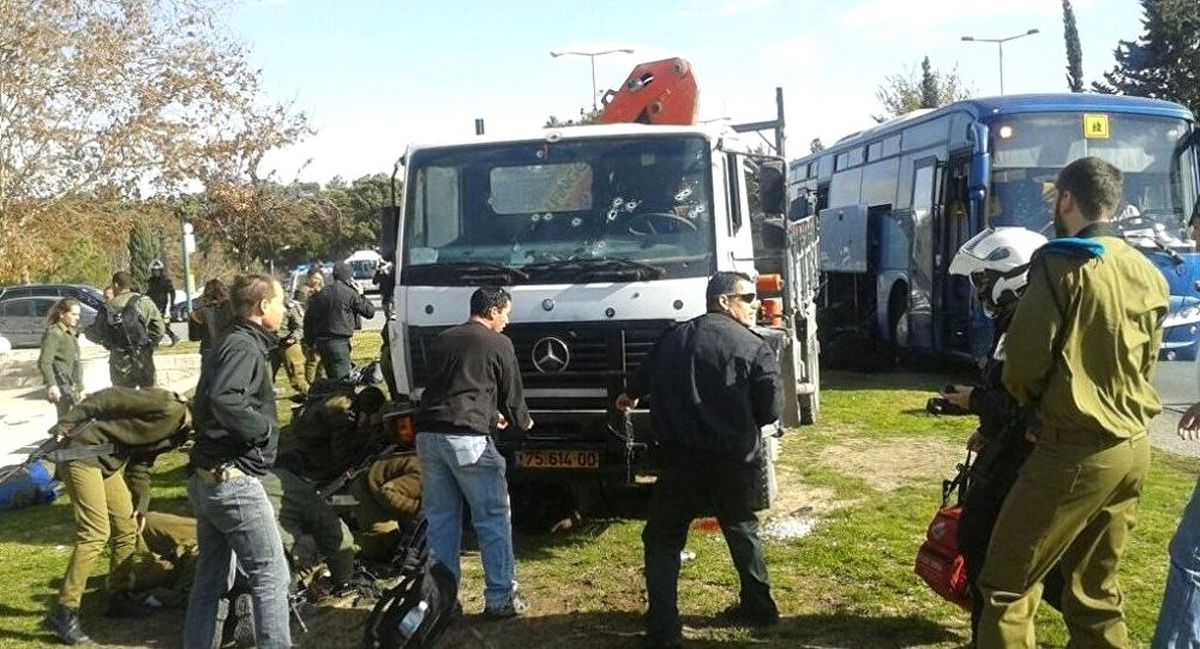 Kudüs'te Kamyon Kalabalığa Daldı: 4 Ölü, 15 Yaralı