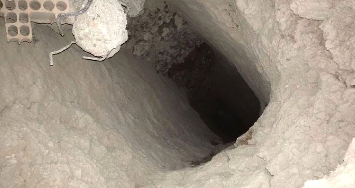 Nusaybin'de Evin Altındaki Tünelde Silah ve Mühimmat Bulundu
