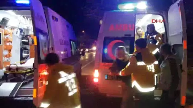 Sakarya Otomobil Buzlanan Yolda Kaydı: 5 Yaralı Sakarya Otomobil Buzlanan Yolda Kaydı: 5 Yaralı