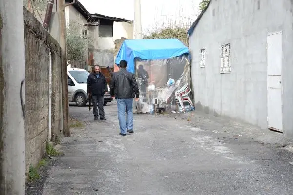 Gecekondudaki Esrarengiz Kazı 1.5 Aydır Bitmedi
