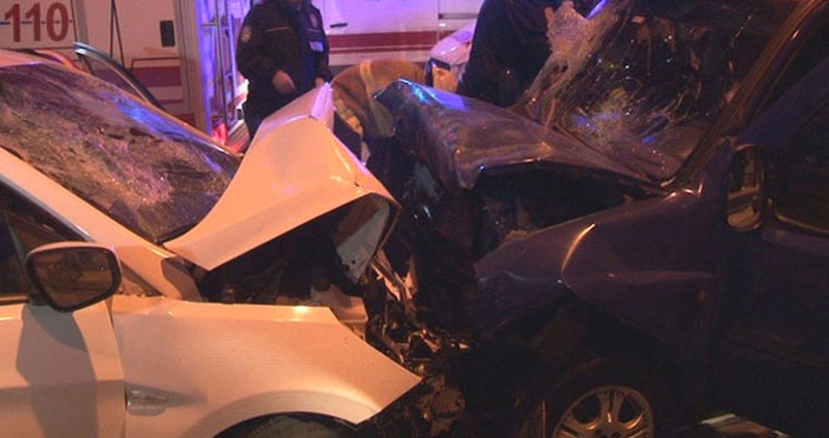 Ters Yöne Giren Otomobil Dehşet Saçtı: 4 Yaralı