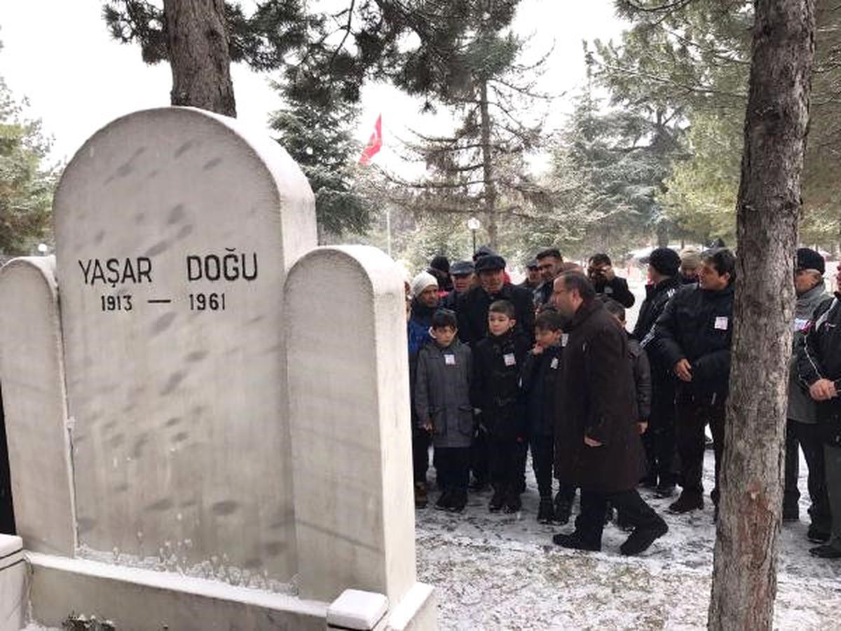 Yaşar Doğu Kabri Başında Anıldı