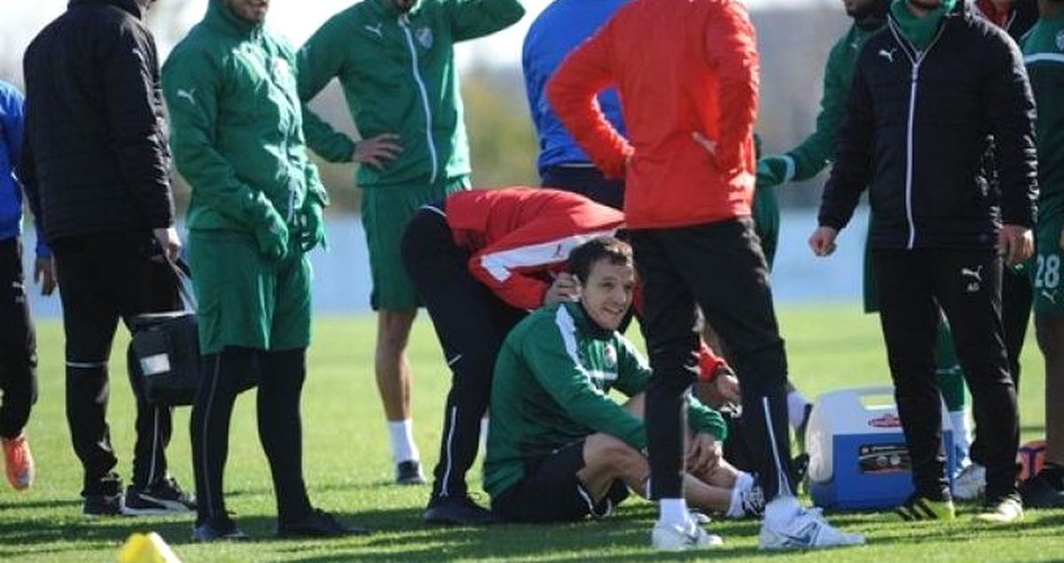 Bursaspor'da Batalla ve Berat İdmanda Çarpışıp Kanlar İçinde Yerde Kaldı