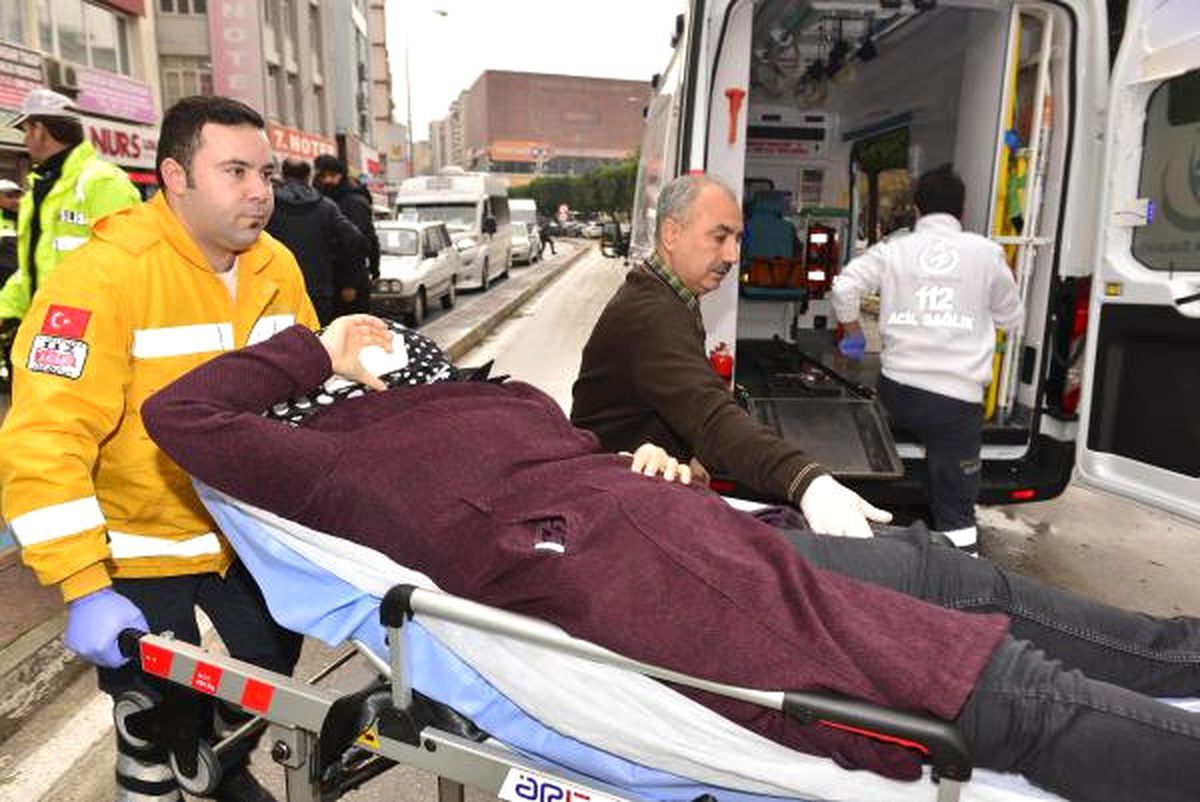 Adana'da İmamın Eşi, Kaçtığı Çocukluk Aşkı Tarafından Vuruldu