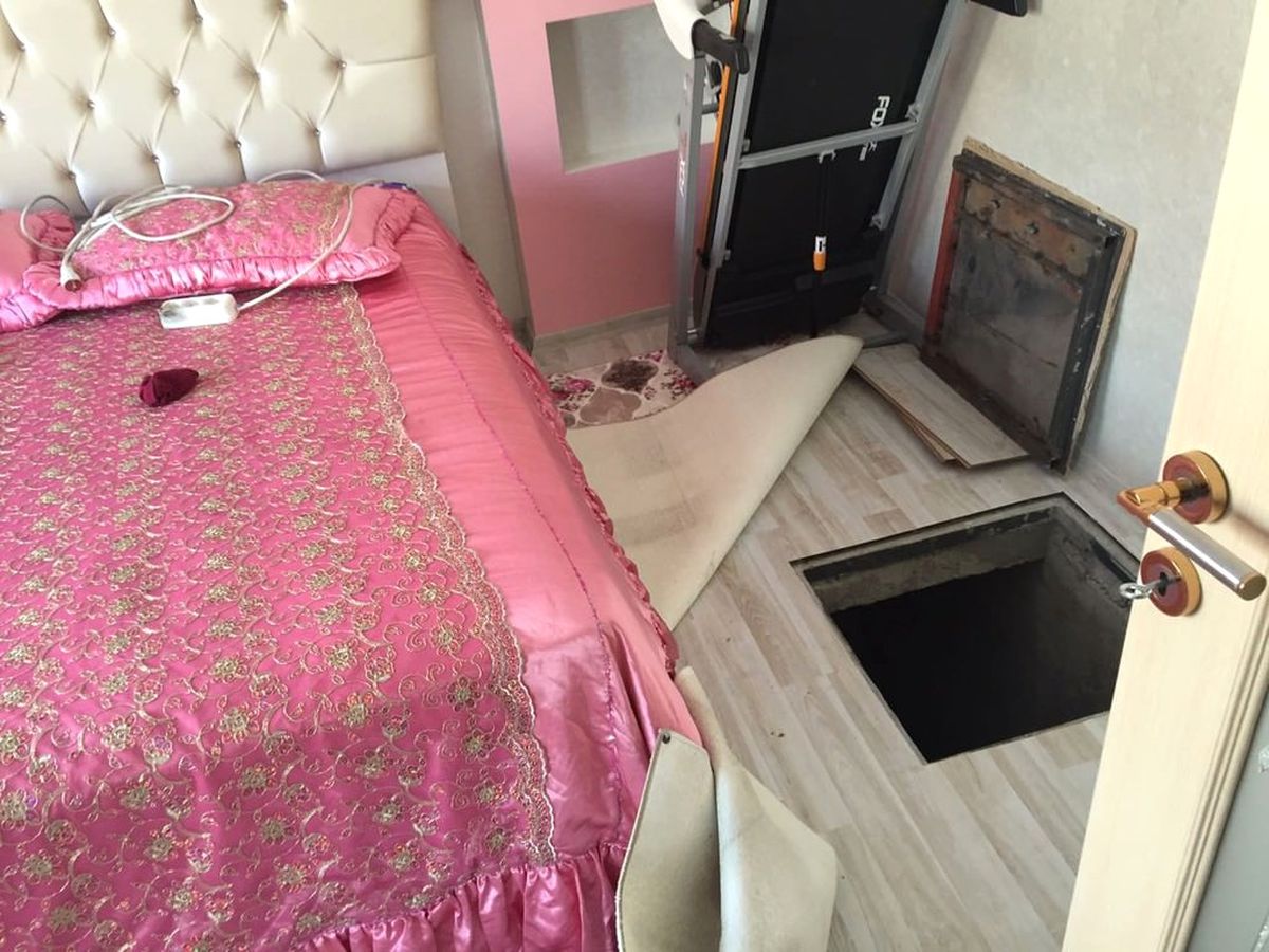 Kamyon Lastiğinde ve Evin Yatak Odasında 48 Bin Paket Kaçak Sigara Bulundu