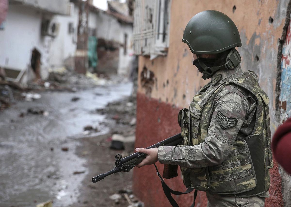Kandil'de Nucan, YPG'de Roza, Sur'da Çenda