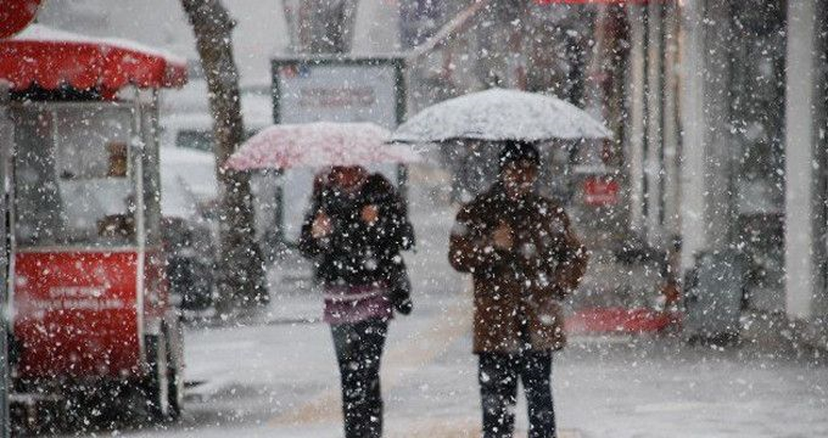 İstanbul'da 'Kar Bitti' Derken Etkili Yağış Başladı