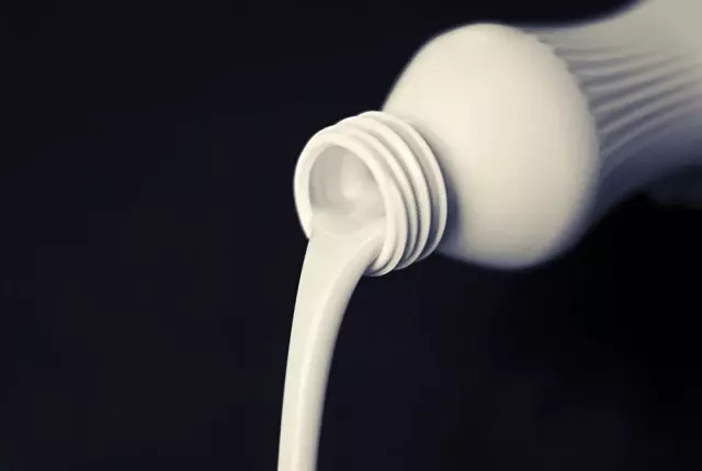 İnek sütü çocuğunuz için ölümcül olabilir!