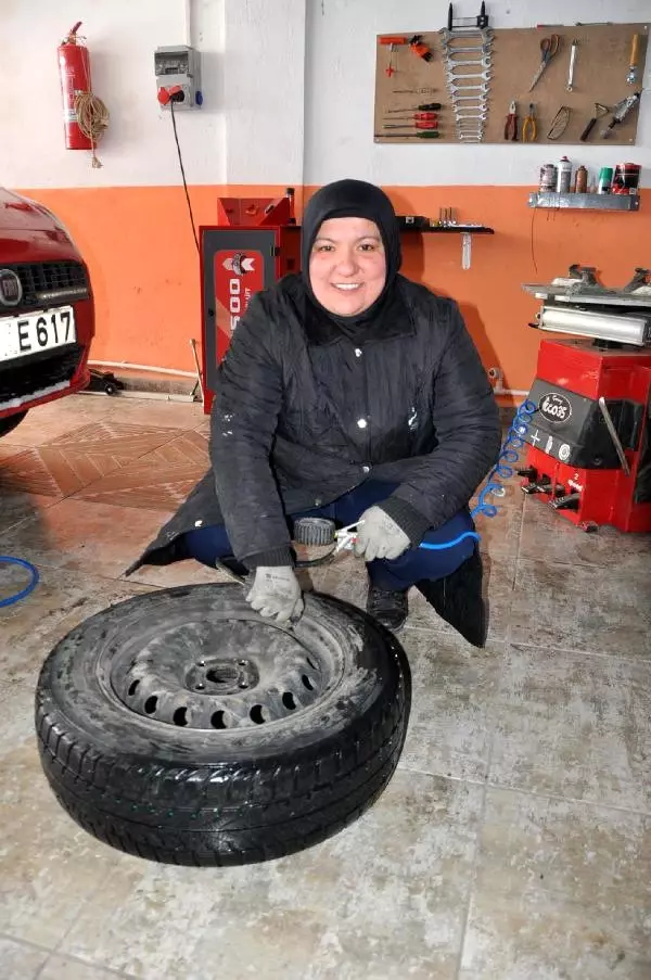 Kadın Girişimci, KOSGEB Kredisi ile Oto Lastik Tamirhanesi Açtı