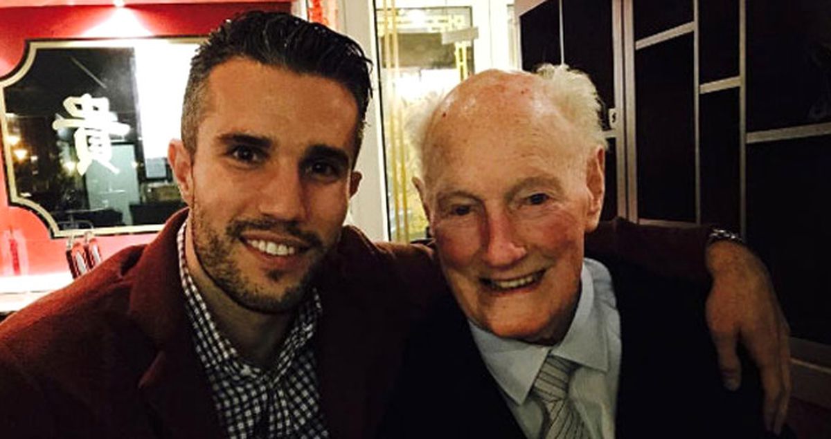 Robin van Persie, Dedesi Rahatsızlandığı İçin Hollanda'ya Gitti